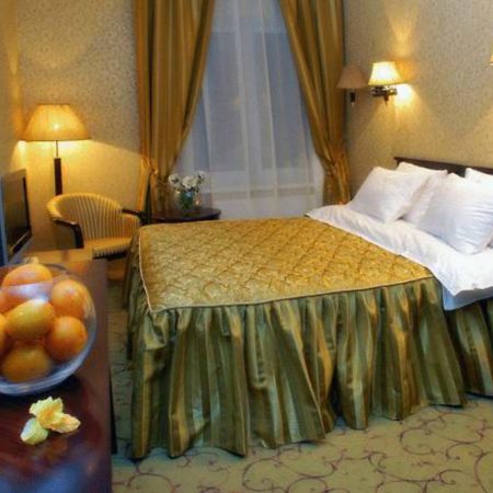 Royal Hotels And Spa Resorts Promenad Трускавец Экстерьер фото